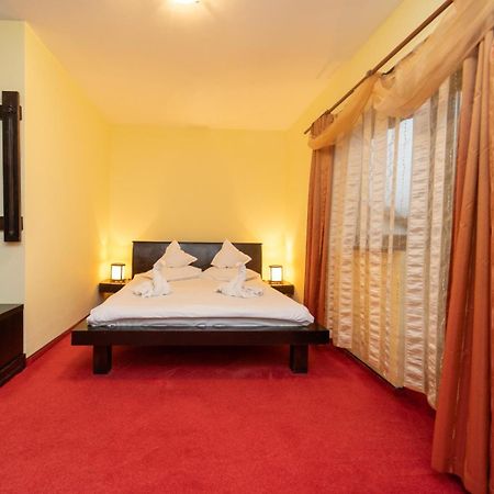 Casa Frent Hotel Predeál Szoba fotó