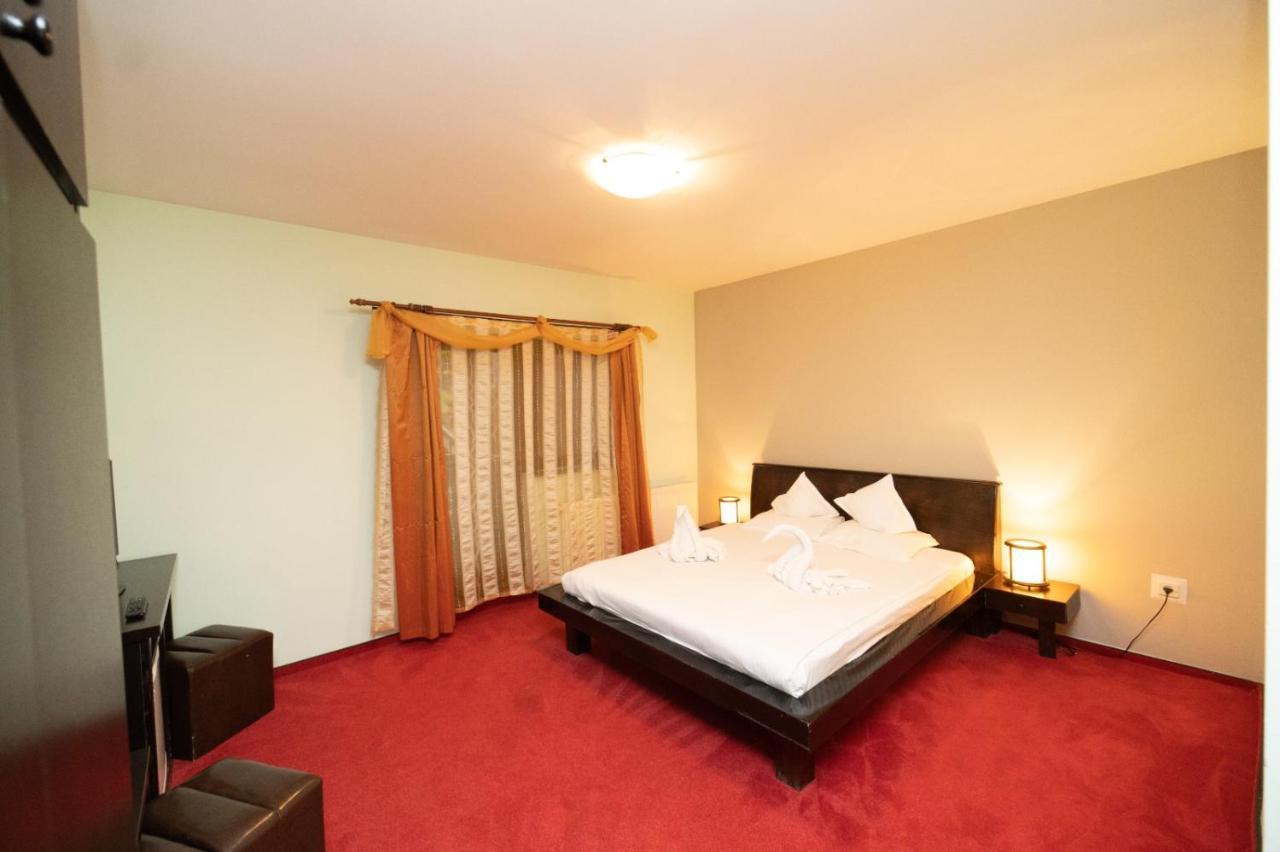 Casa Frent Hotel Predeál Kültér fotó