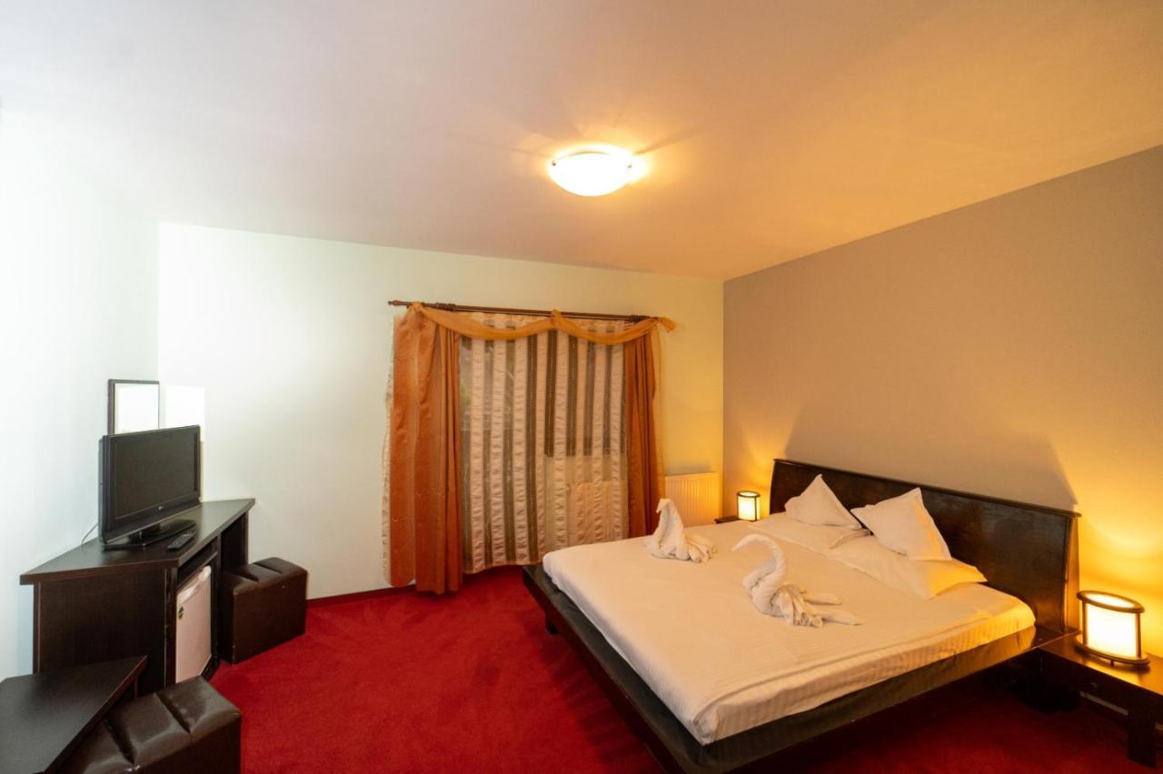 Casa Frent Hotel Predeál Kültér fotó
