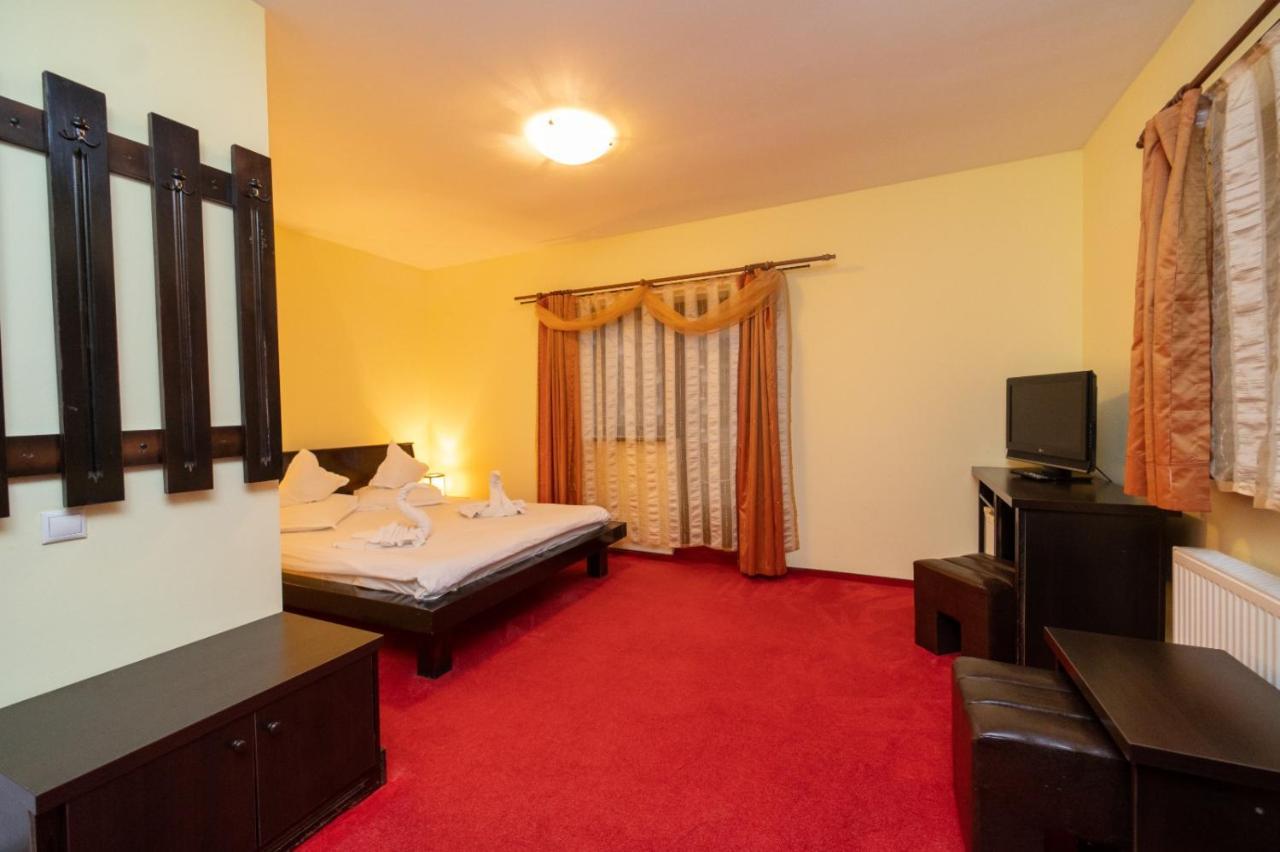 Casa Frent Hotel Predeál Kültér fotó
